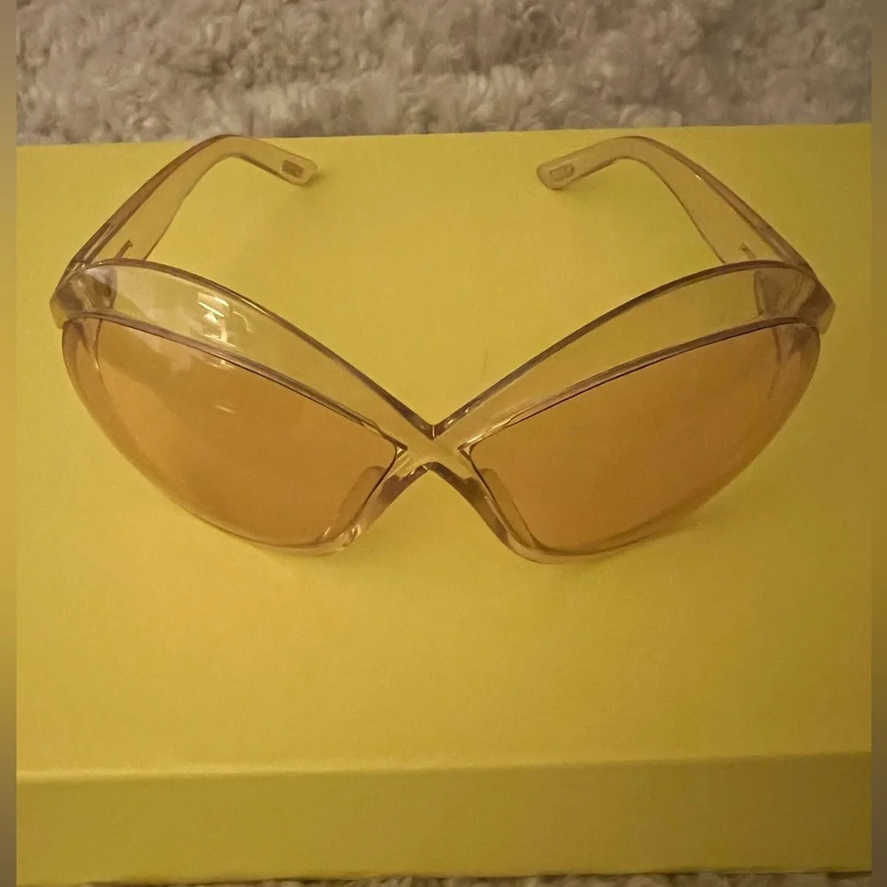 Authentic Tom Ford Carine Pink Sunglasses - Butterfly UV Protection